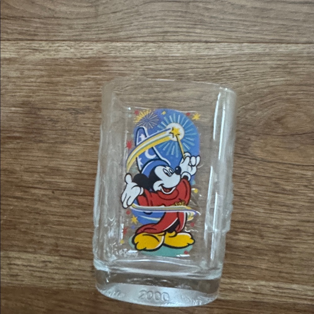 Disney World Epcot 2000 Glass
